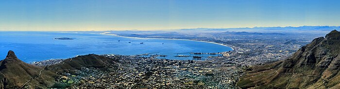 Table Bay pano from Table Mountain.jpg
