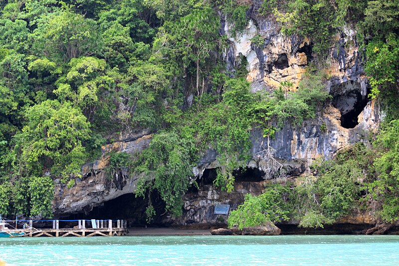 File:Tabon Cave 2014 04.JPG