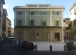 Théâtre Ristori.jpg
