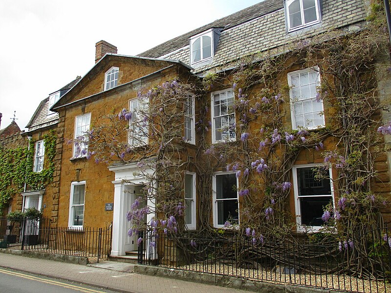 File:The Manor House, Shipston on Stour (geograph 7242551).jpg