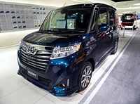 Toyota ROOMY CUSTOM G-T (DBA-M900A-AGBVJ) front.jpg