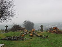 Fichier:Un_coin_du_cimetière_d'Illy_(Ardennes).jpg