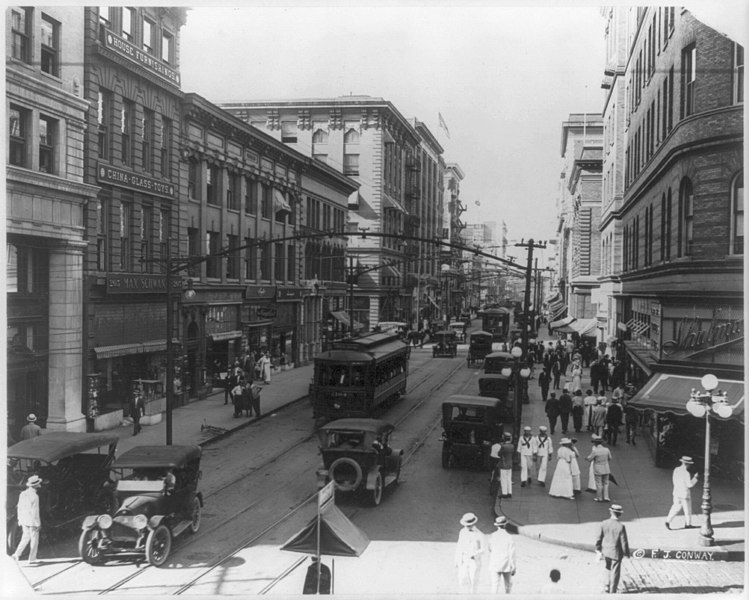 File:Va. - Norfolk - Granby Street from corner of City Hall Avenue; busy street scene with autos and electric trolleys LCCN2006688632.jpg