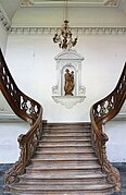 Photo couleur montrant l'escalier d'honneur datant du XVIIIe siècle.
