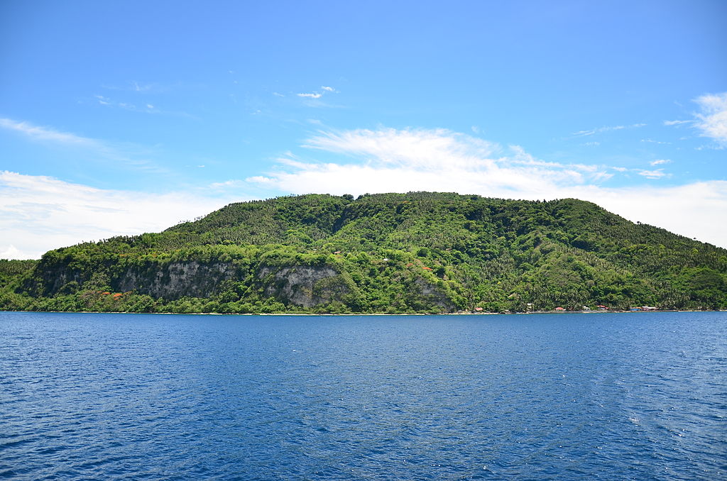 1024px-Verde_island_Batangas2.JPG