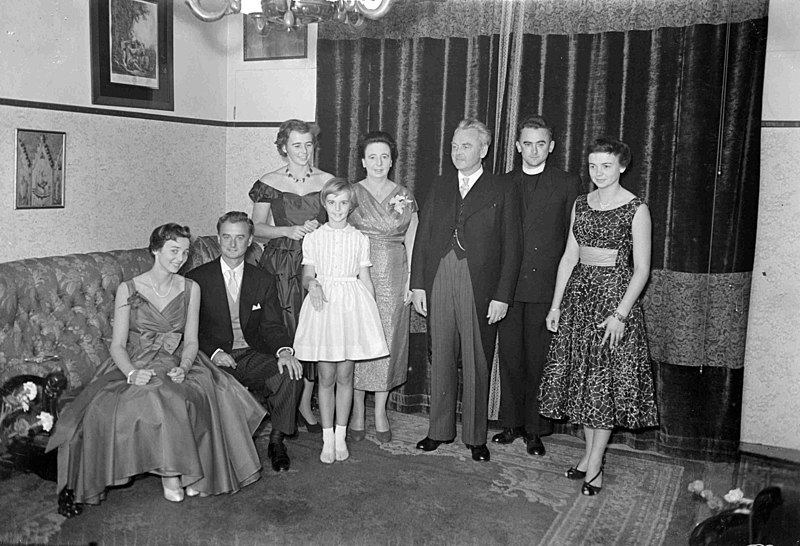 File:Verlovingsfeest van de Familie v.d. Borg, 1957 GN42459.jpeg