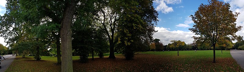 File:Victoria Park 20170930 153402 (49768386562).jpg