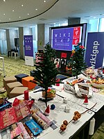 Svenska snacks väntar på deltagarna i WikiGap i Nagoya.