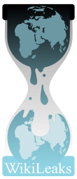 Logo de WikiLeaks. Il représente un sablier d'où le haut, en forme de Terre noire, découle des gouttes noires vers le bas, cette fois-ci en forme de Terre avec les océans bleus et les continents blancs. Le nom "WikiLeaks" est inscrit tout en bas du sanglier sur fond bleu clair.