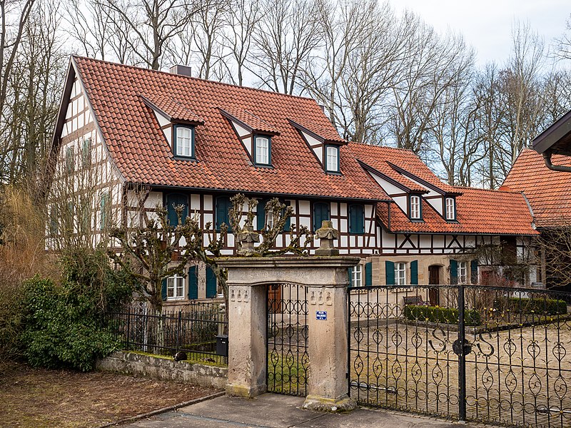 File:Wohnhaus in Friesenhausen-20180311-RM-160803.jpg