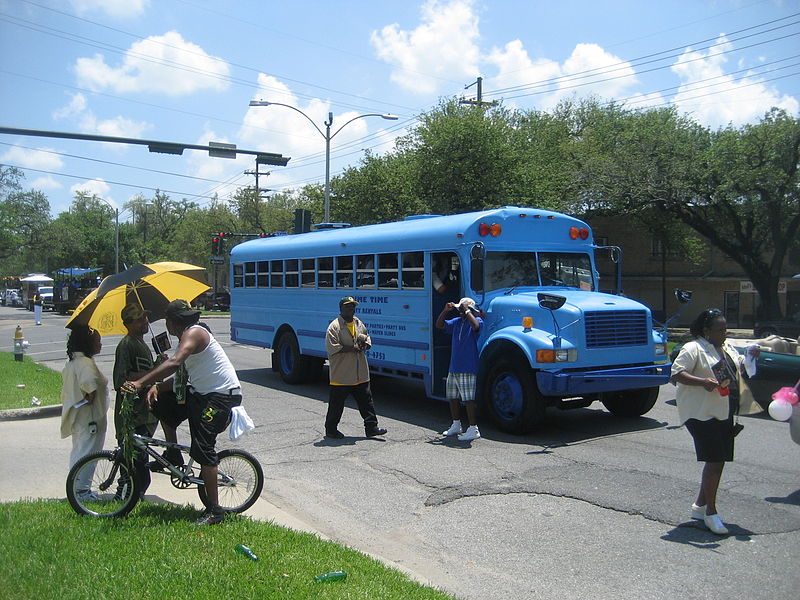 File:ZuluAnniversaryParade2010StBernardAvSealsBlueBus.JPG