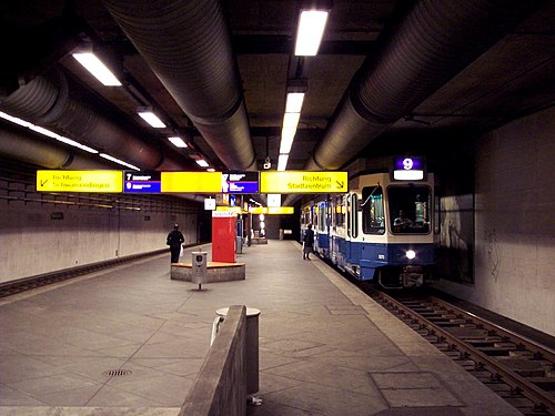 Zurich Be 4-6 Tram 2000 2075 Waldgarten.jpg