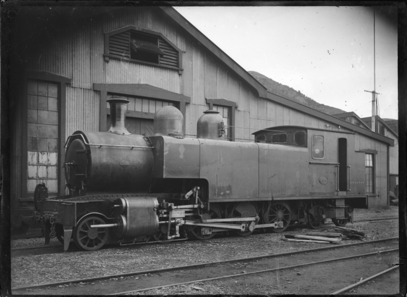 File:"We" class steam locomotive No 198 (4-6-4T type). ATLIB 294238.png