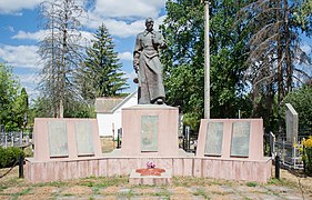 World War II memorial in Zavadivka