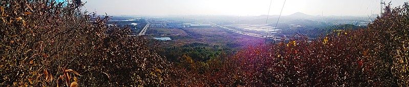 File:龙山南望奇瑞汽车厂201112112 - panoramio.jpg