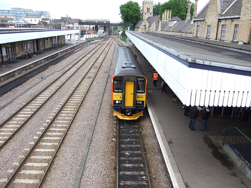 File:153310 at Lincoln railway station, England - DSCF1319.JPG