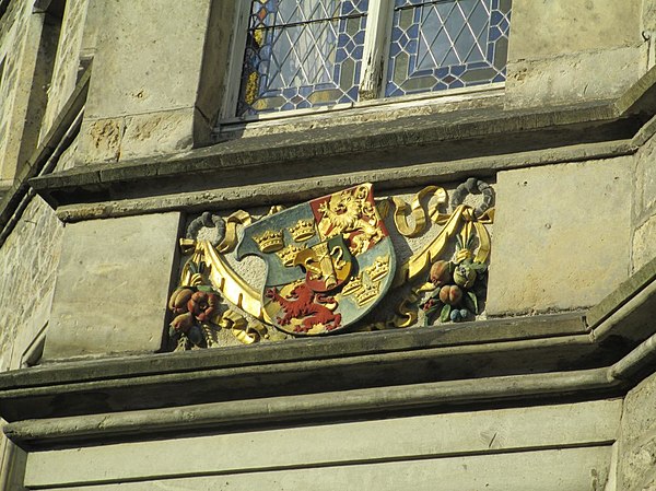 Sweden's coat of arms (with erroneous tinctures) on a wall of City Hall at Lützen in Germany.