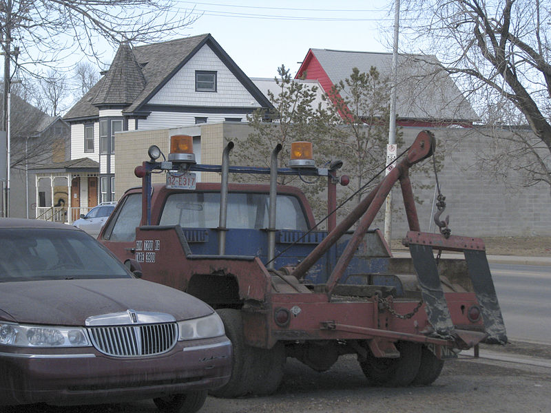 File:1980s style tow truck reprise.jpg