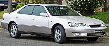 1996-1999 Lexus ES 300 (MCV20R) LXS sedan 02.jpg