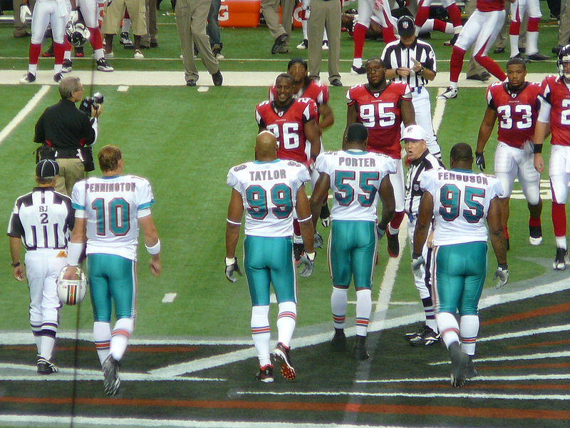 File:2009 Miami Dolphins team captains.jpg