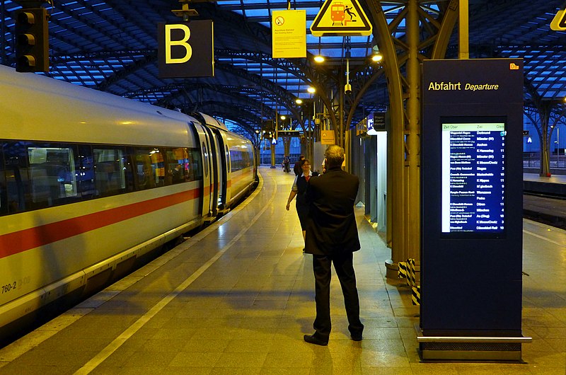 File:403 060 Köln Hbf, 2014 (03).JPG