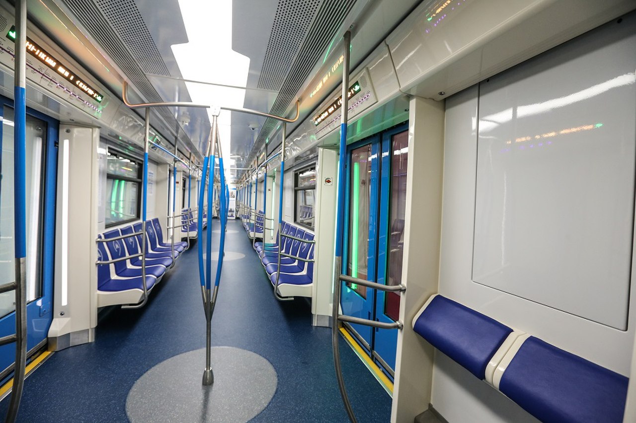 новые вагоны метро в москве внутри