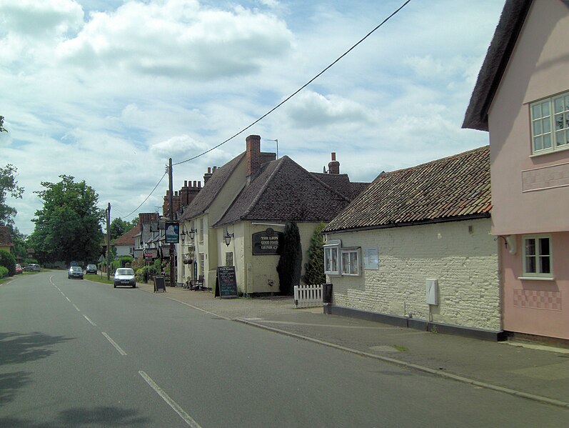 File:A1092 passes The Lion - geograph.org.uk - 3617300.jpg