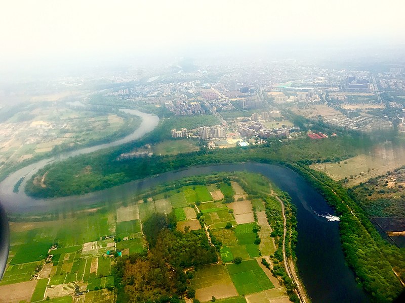File:A canal near Delhi Airport.jpg