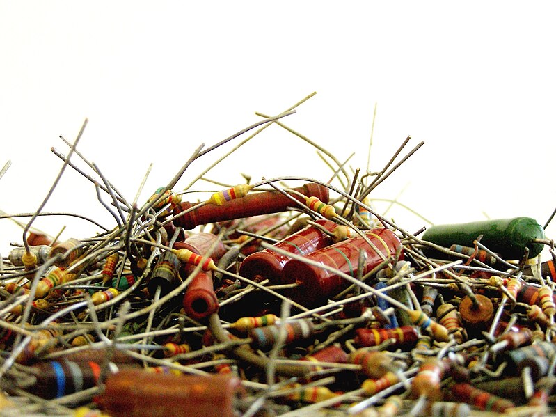 File:A mountain of resistors.jpg