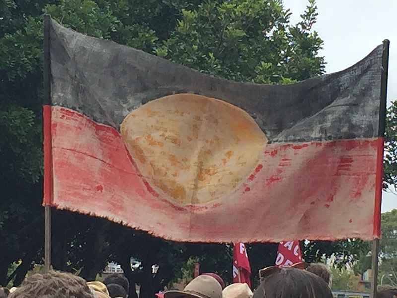 File:Aboriginal Flag, Invasion Day march, Redfern, 26 January 2018.JPG