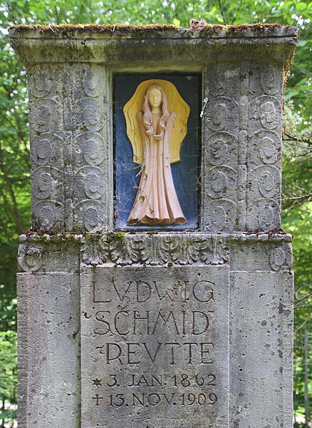 File:Achern-Illenau-Friedhof-10-Grabmal Ludwig Schmid-Reutte-2020-gje.jpg