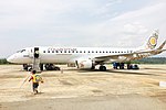 Sebuah Embraer 190 Myanmar Maskapai penerbangan Nasional di Kyaing Tong Airport.jpg