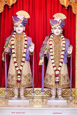 The murtis of Akshar and Purushottam Anandmurtis.jpg