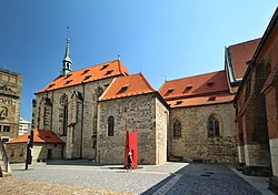 St.-Salvator-Kirche und St.-Franziskus-Kirche (rechts), 2019