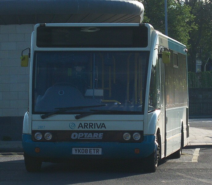 File:Arriva North East bus 2817 (YK08 ETR) 2008 Optare Solo M950, Sunderland Park Lane Interchange, 9 May 2009.jpg