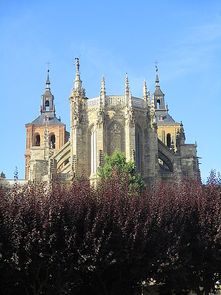 File:Astorga Cathedral 1097.jpg