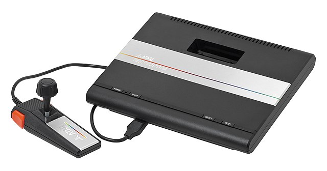 640px-Atari-7800-Console-Set.jpg