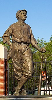 Babe Ruth statue