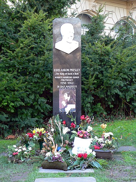 File:Bad Nauheim Elvis Presley Denkmal.jpg