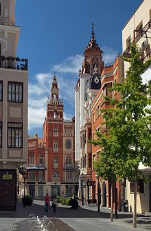 Plaza de la Soledad y la Giralda