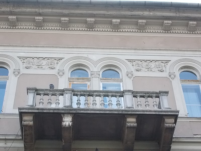 File:Balcony. Hermann Laszlo Music High School and Elementary School. - 3, Városház Sq., Downtown, Székesfehérvár, Fejér County, Hungary.JPG