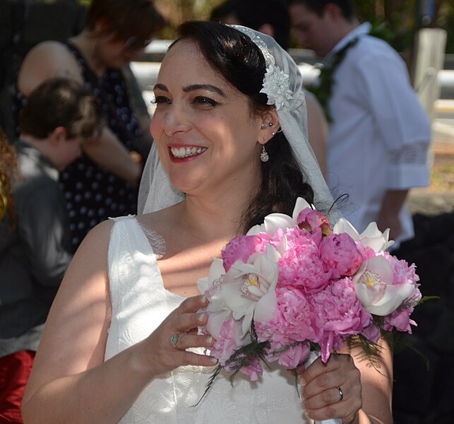 File:Beautiful bride 1.jpg