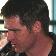 Ben Browder at a Farscape convention in 2004, a year before being cast as Cameron Mitchell on SG-1 Benbrowder farscapeconvention2004.jpg