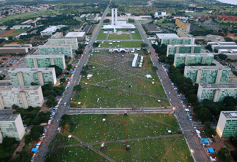 File:Brasília-21-04-2008.jpg