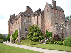 Brodick castle 2006.jpg