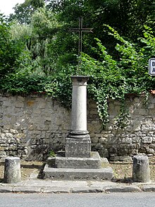 Butry-sur-Oise (95), croix de chemin, rue de Parmain.JPG
