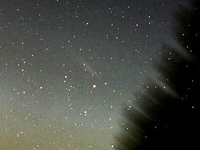 C/2015 D1 (SOHO) kometaren isatsaren arrastoak