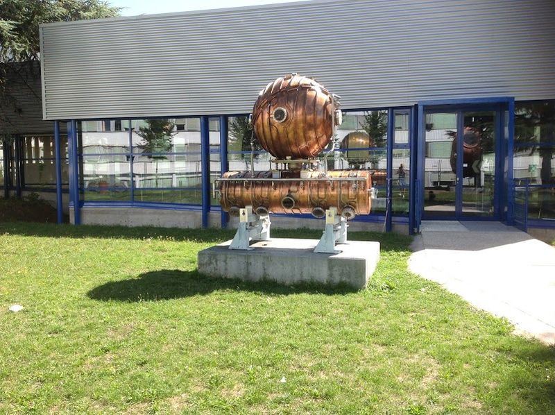 File:CERN.JPG