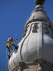 Basilica Cattedrale, il campanile durante lavori di riparazione: scalatori a 60 metri d'altezza.