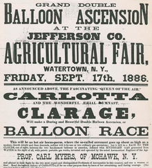 Plakát s velkým tučným textem oznamujícím „vzestup balónu“ s „fascinující Carlottou„ Queen of the Air “.